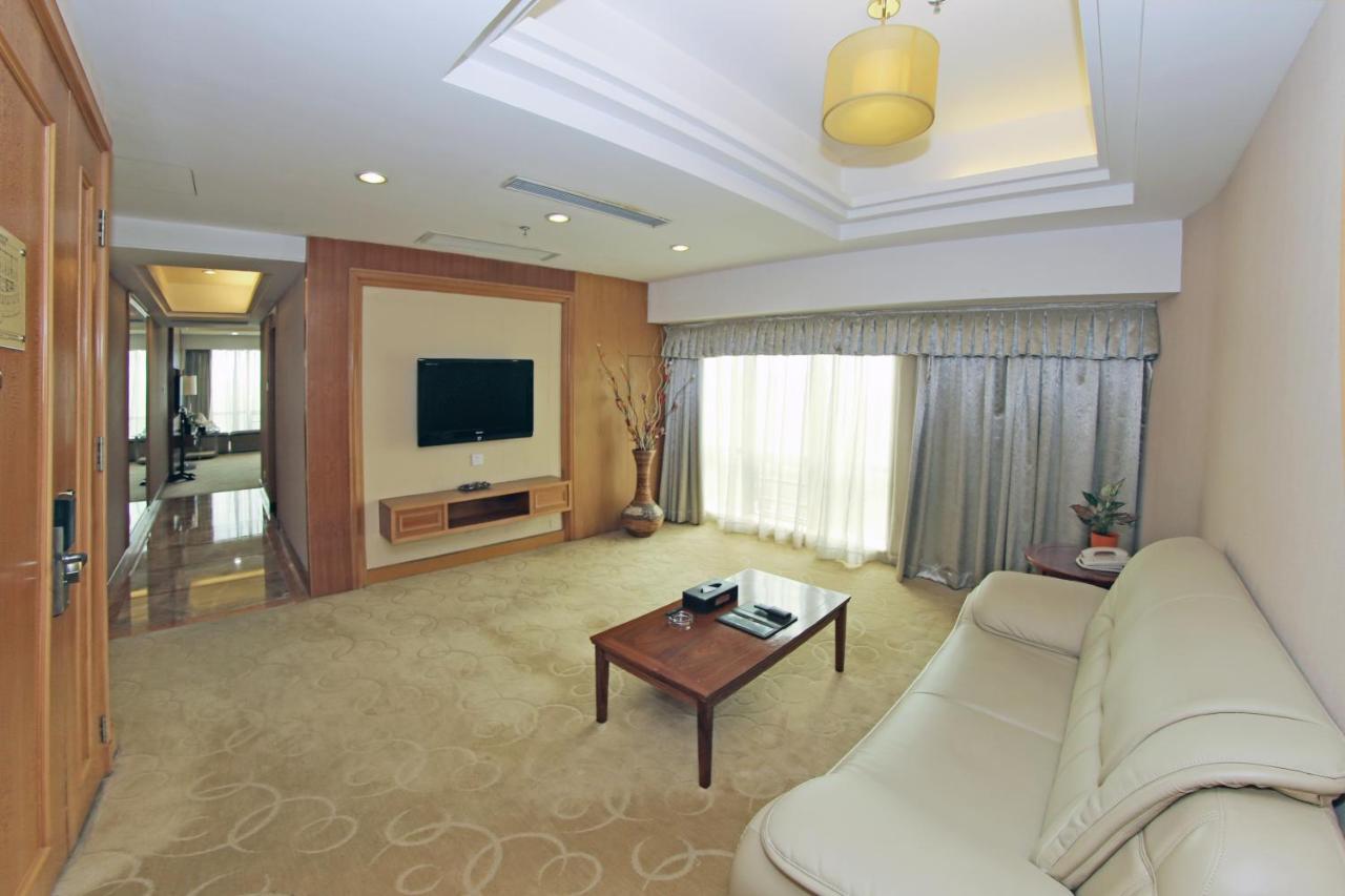 Gladden Hotel Jiangmen Exterior photo